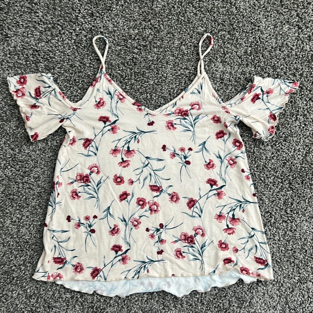 American Eagle Floral Cold Shoulder Top